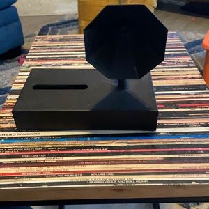 Target Phone Stand with Sound Amplifier